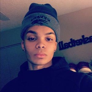 Meet your Posher, Avery